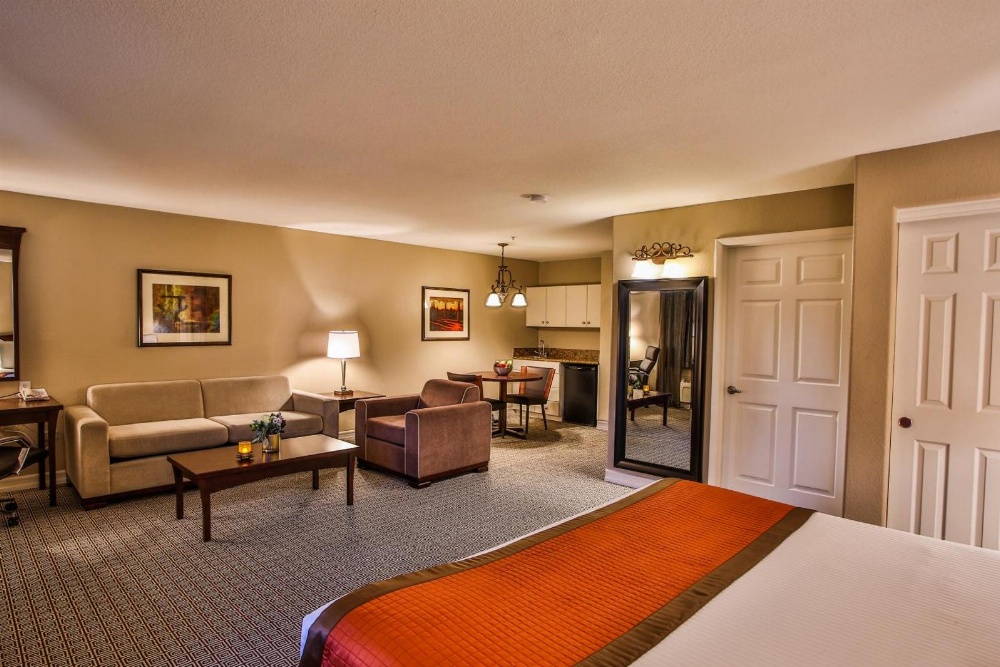 Tuscany Suites & Casino Main image